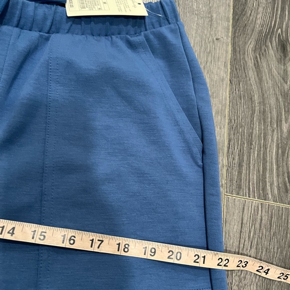 Women’s Mid a Rise Pull On Knit Utility Pants. Blue. M - Picture 13 of 14
